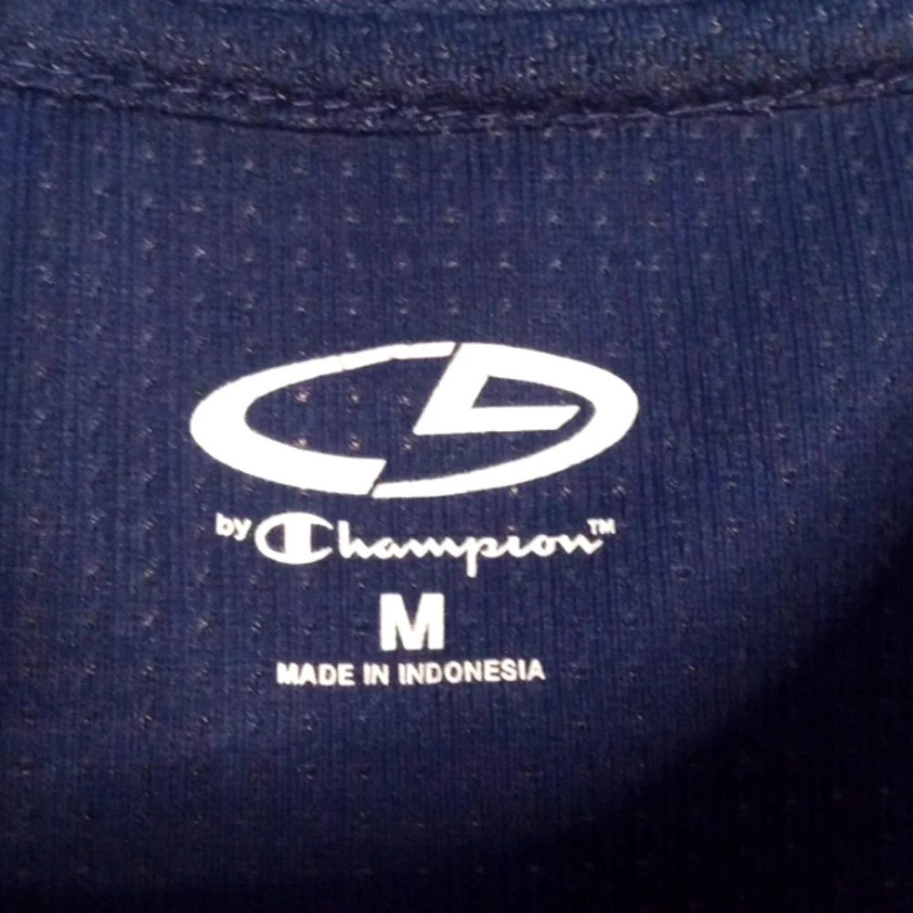 Champion Duo Dry Athletic Tee shirt. Medium. C239 - Picture 6 of 9
